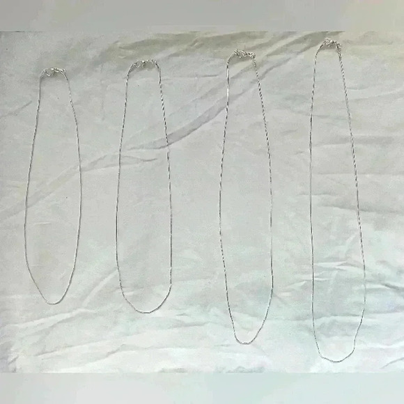 Set of 4 silver snake chains - Picture 1 of 5